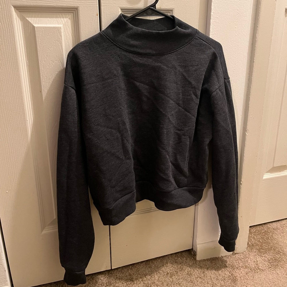 DARK GRAY LONG SLEEVED TURTLE NECK CROP TOP IN WOMENS MEDIUM BY WILD FAB…